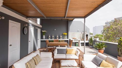 Terrase with seating areas