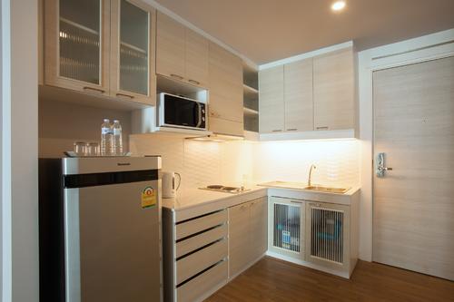 Fully equipped kitchenette with modern appliances