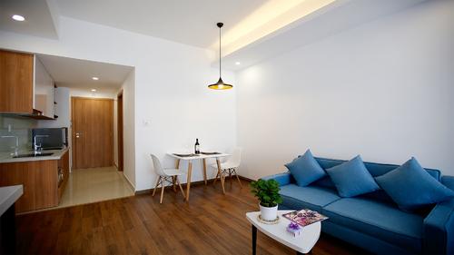 Large and spacious living room