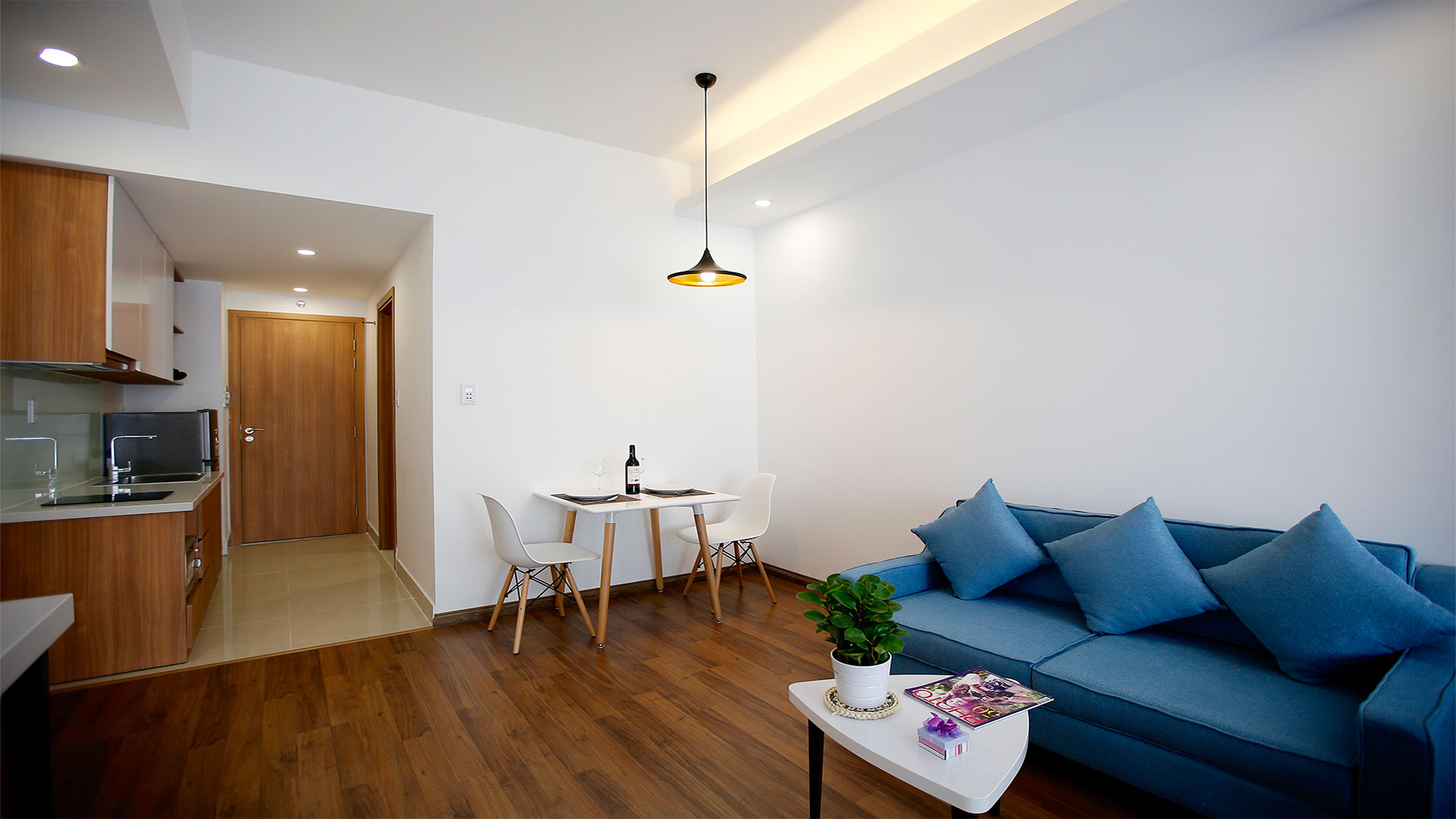 Large and spacious living room