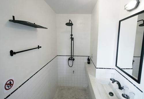 Clean and minimal style bathroom